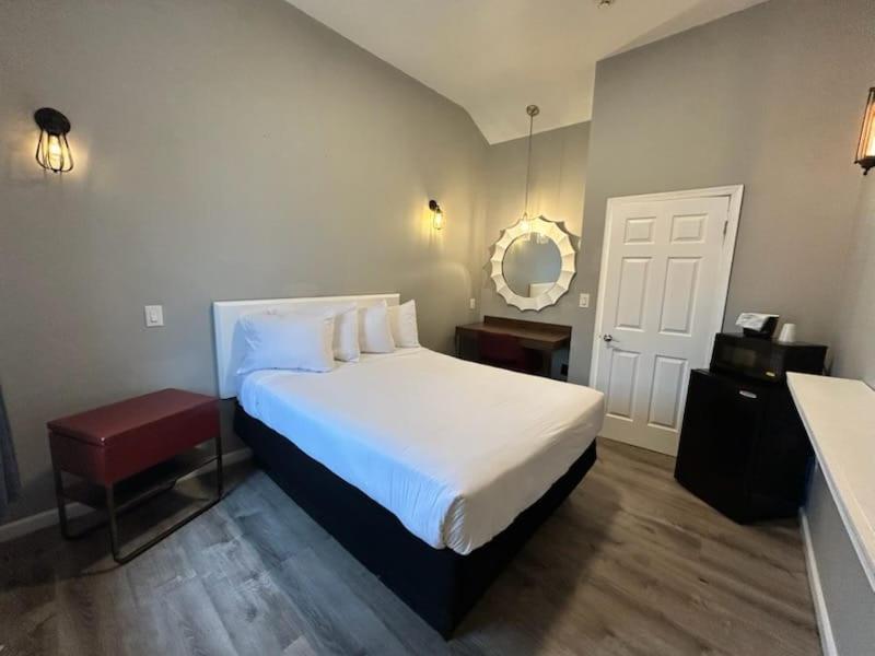 Penn Lodge Hotel & Suites Philadelphia - Bensalem Exteriör bild
