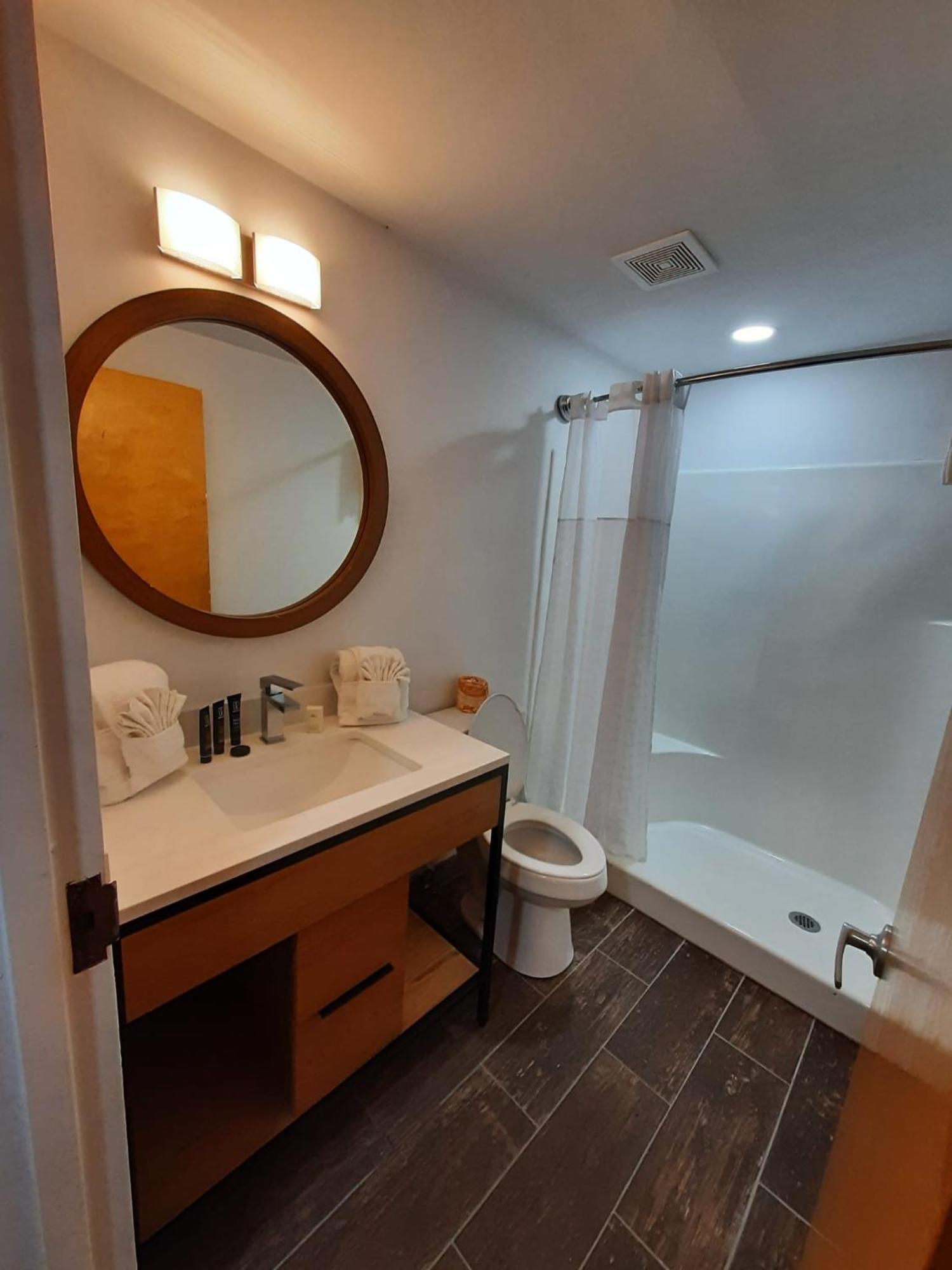 Penn Lodge Hotel & Suites Philadelphia - Bensalem Exteriör bild