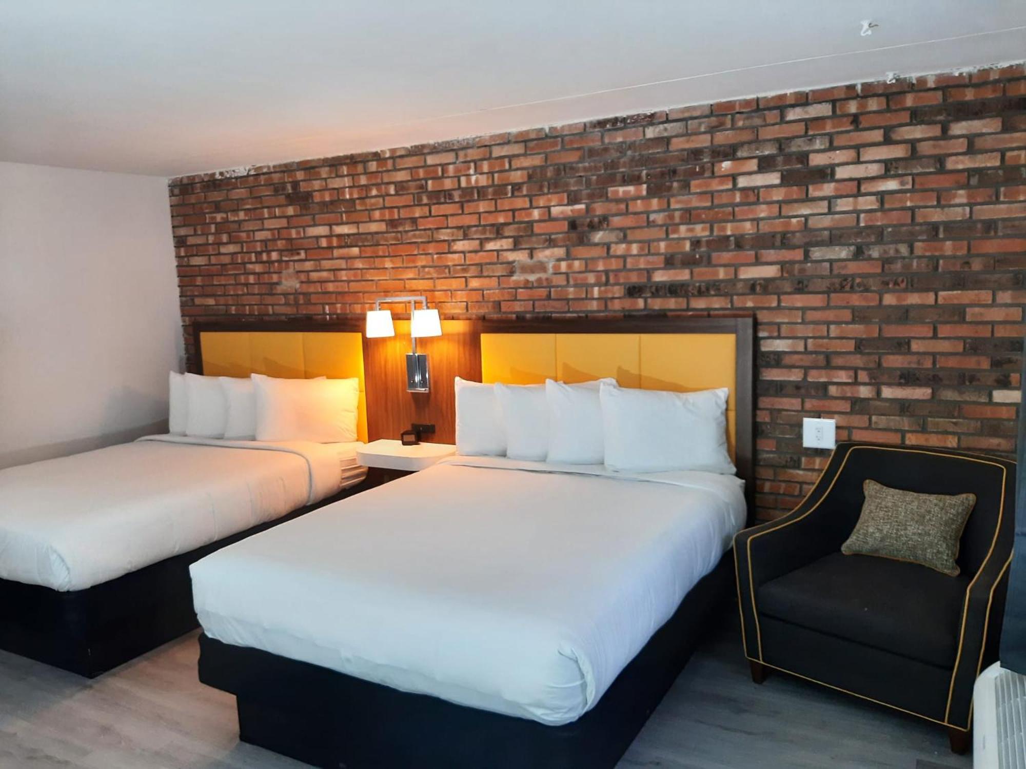 Penn Lodge Hotel & Suites Philadelphia - Bensalem Exteriör bild